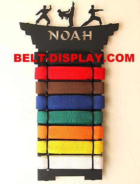 Playwell Martial Arts Taekwondo Ronde riem Display Stand - Nieuw Playwell Martial Arts Taekwondo Ronde riem Display Stand - Nieuw